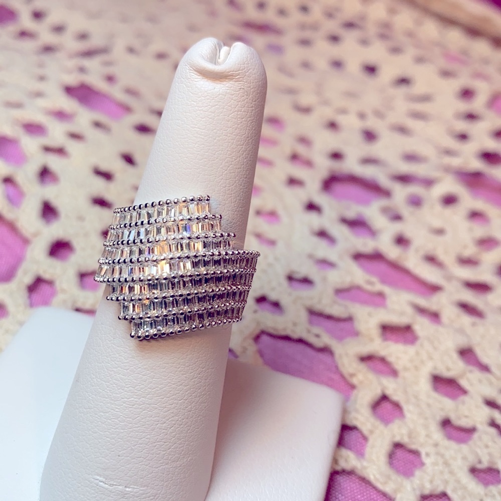Bella Luce Ring - Picture 4 of 15